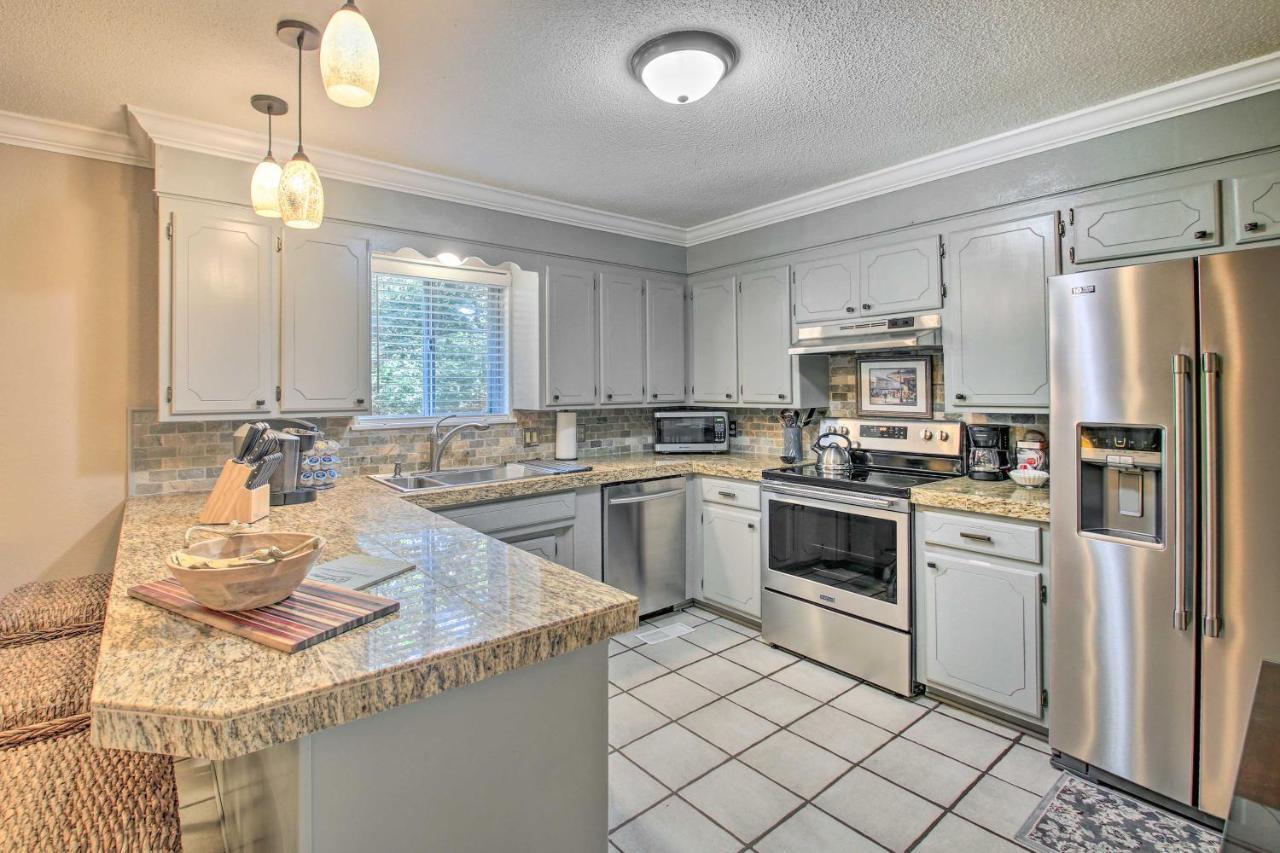 Charming Hot Springs Home With Sunroom And Yard Kültér fotó