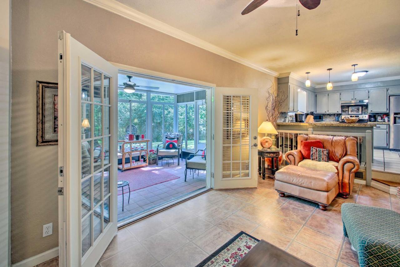 Charming Hot Springs Home With Sunroom And Yard Kültér fotó